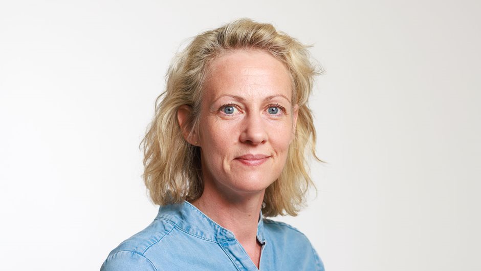 Blond kvinna.